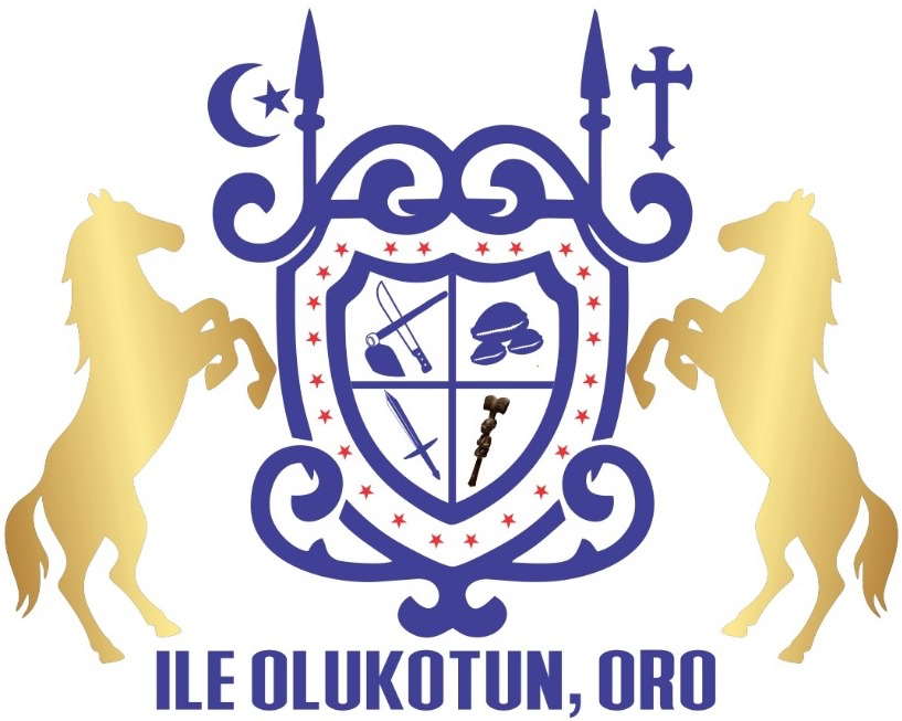 Ilé Olúkòtún Oró crested emblem: two horses flank a shield with farm tools, cowries, a sword and Ọ̀ṣẹ Ṣàngó; stars, a crescent and a cross surround it